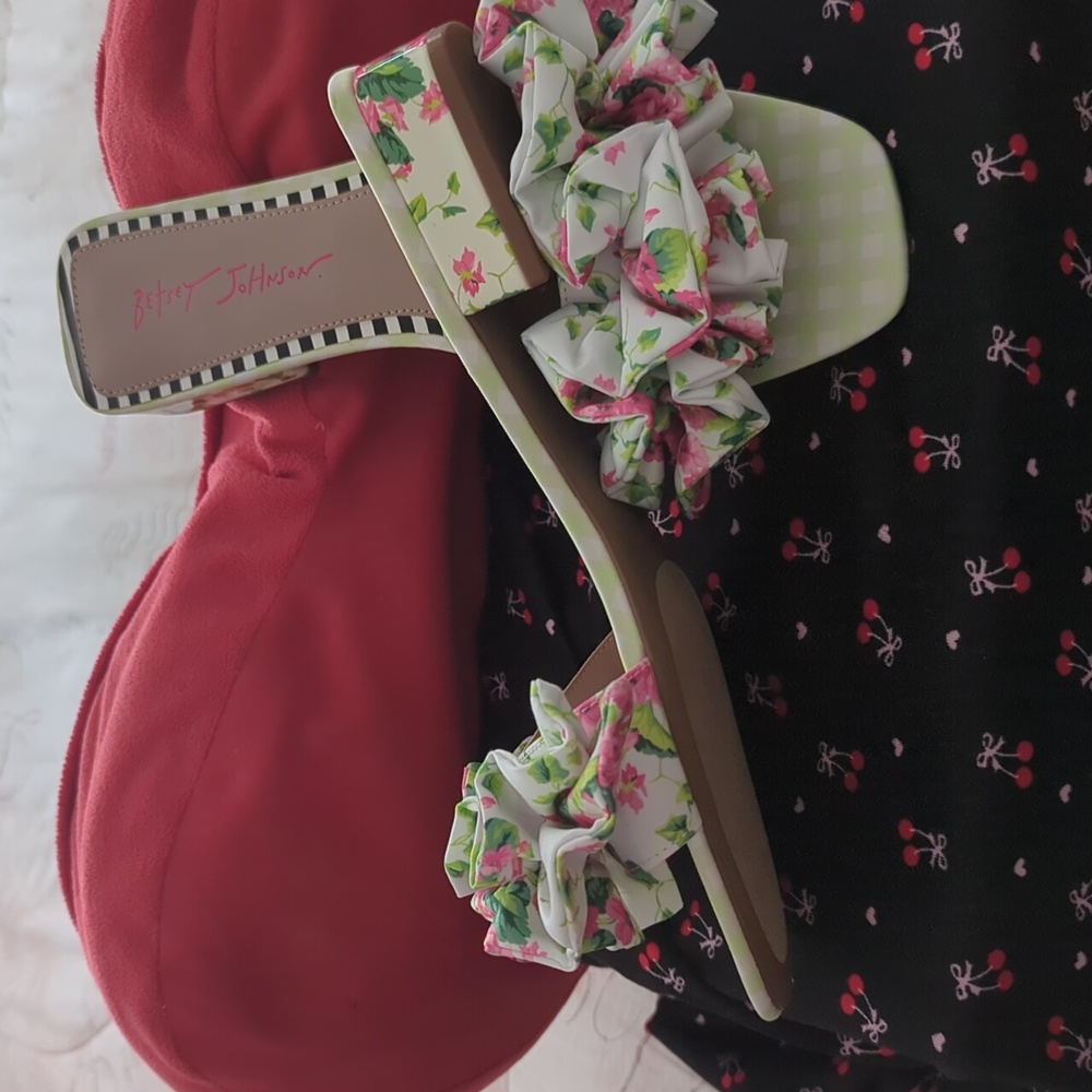Betsey Johnson Pink Floral Slides/Slippers Size 10 - Picture 8 of 12